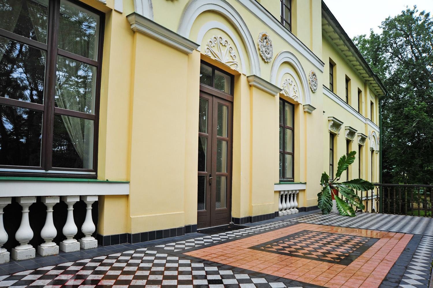 Nauksenu Muiza Hotel Naukseni Exterior photo